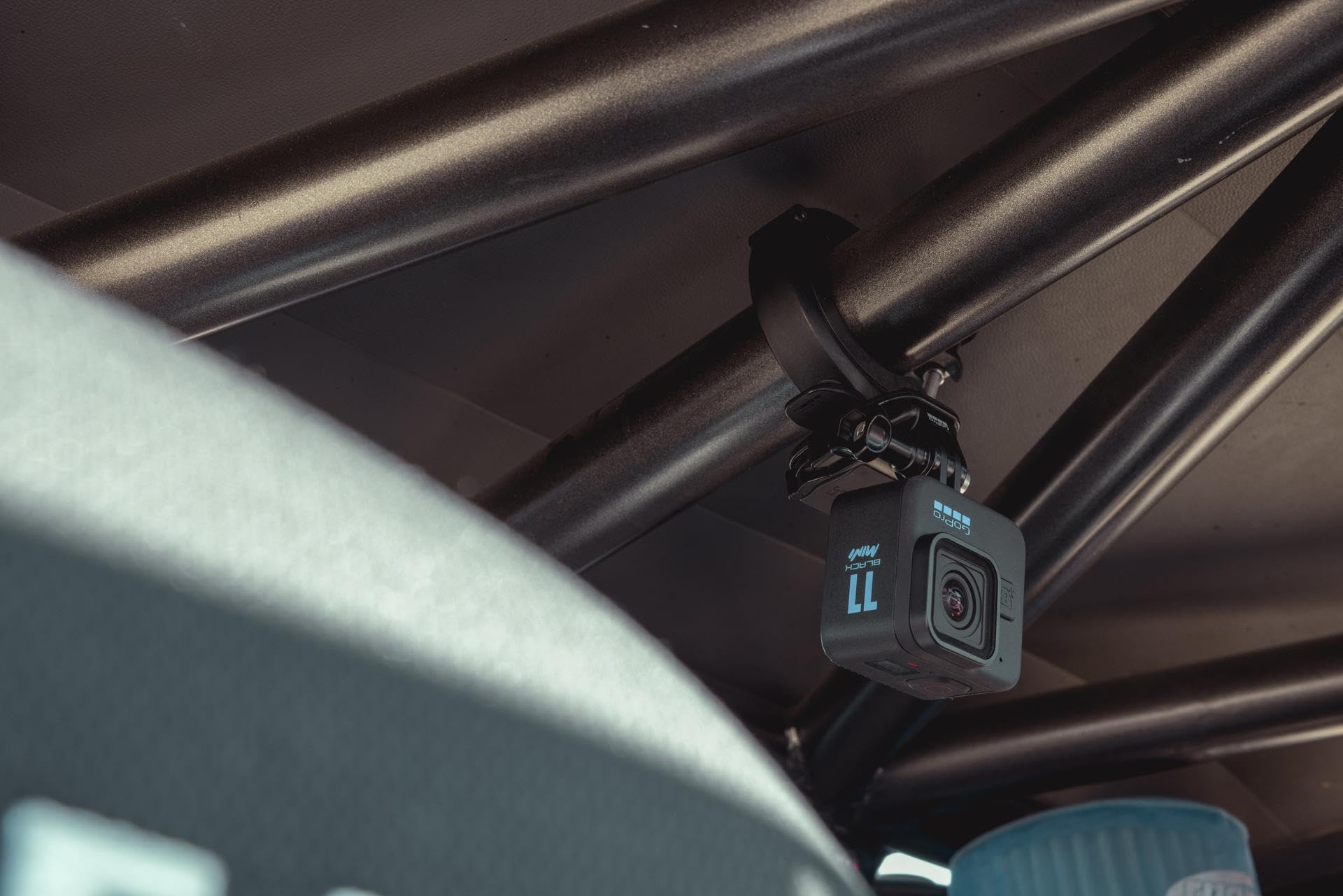 GoPro HERO11 Mini - Kompakte, wasserdichte Action-Kamera mit 5,3K60 Ultra HD-Video, 24,7 MP Einzelbildern, 1/1,9-Zoll-Bildsensor, Live-Streaming, Stabilisierung, Black